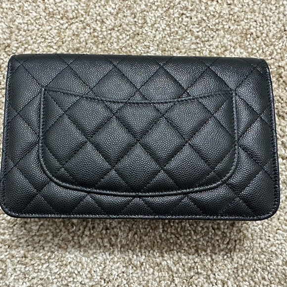 Chanel Black Textured CC Wallet on Chain Quilted Caviar - Picture 2 of 9